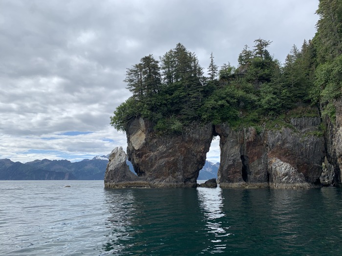 Sea arch on the way back to Seward